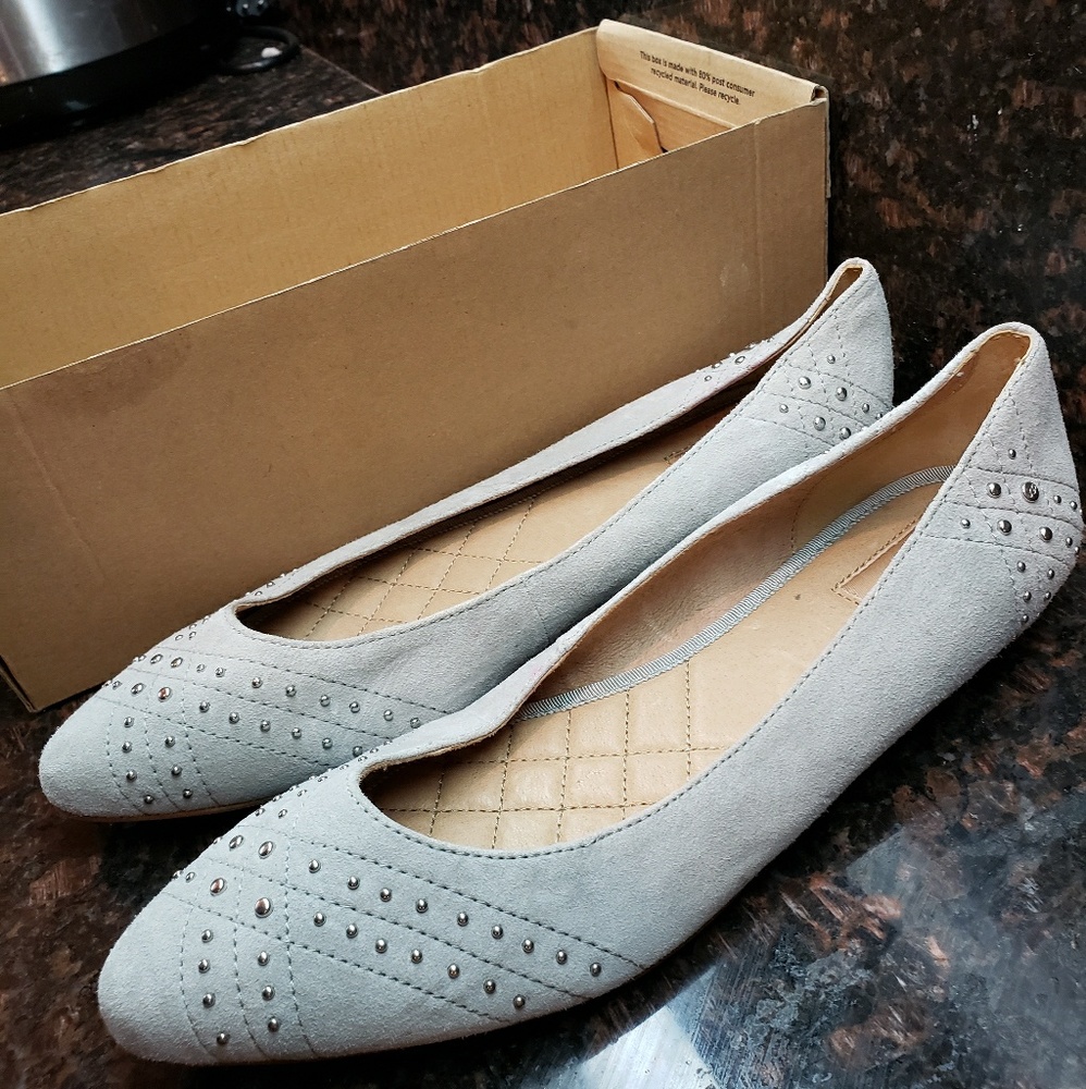 Ugg flats - Picture 2 of 4